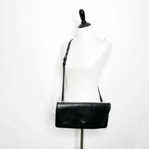 Matt & Nat Daisy Vegan Faux Leather Crossbody Clutch Cerise Black Removable Stra